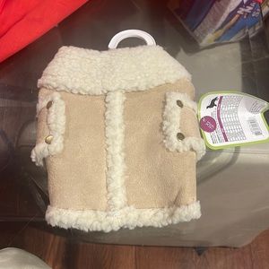 Dog Xs beige with white shearling vest nwt